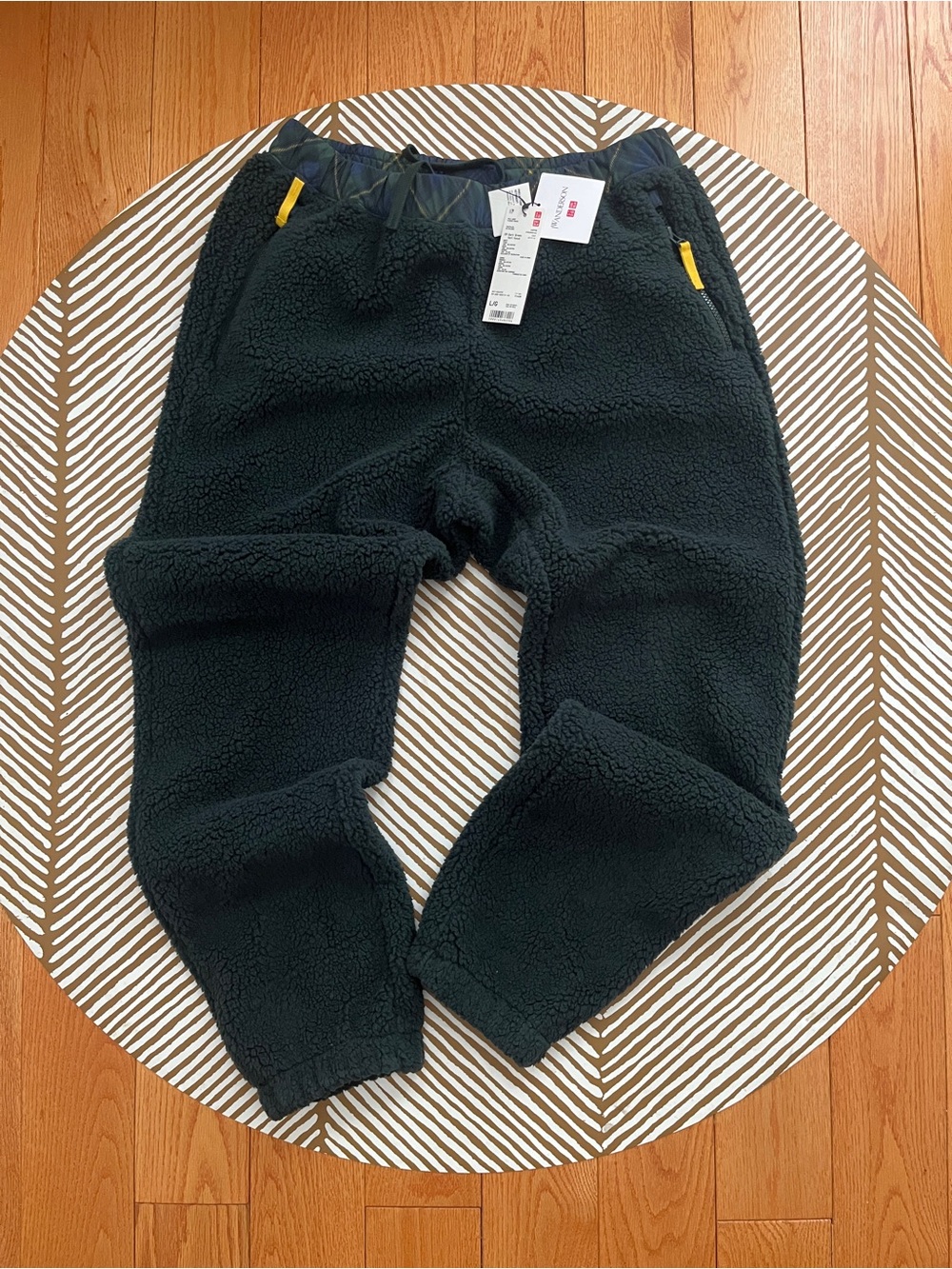 Uniqlo x JW Anderson Green Sweatpants NWT (L)